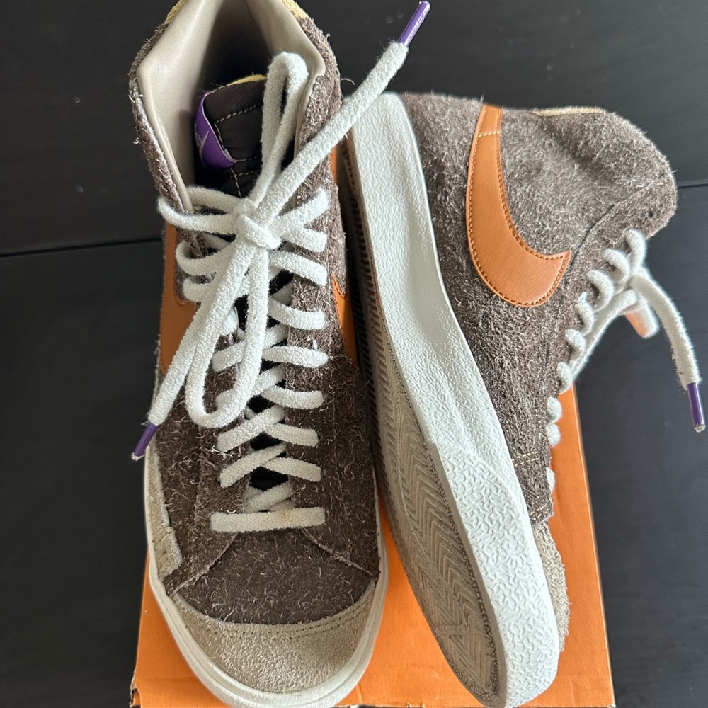 Nike Blazer Sneakers (womens 7.5/ mens 6)